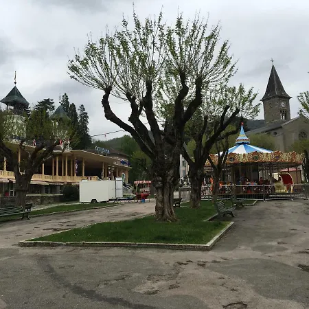 Les Trois Domaines * Ax-les-Thermes